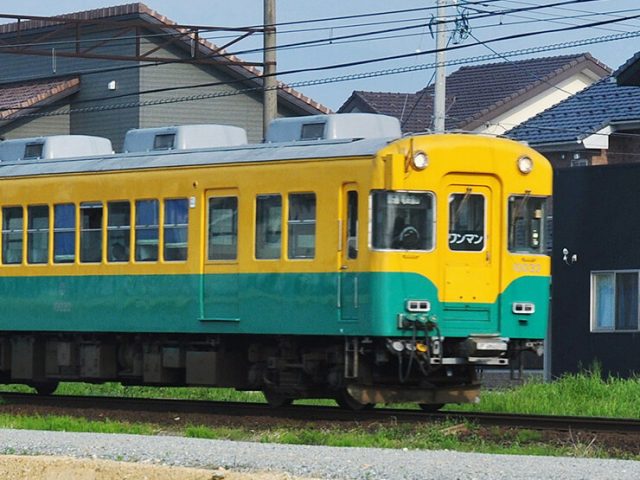 富山地方鉄道　かぼちゃ電車