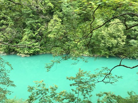 黒部峡谷の川