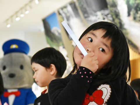 Tomomiさんと若栗保育所の子供たちによる特別ライブ