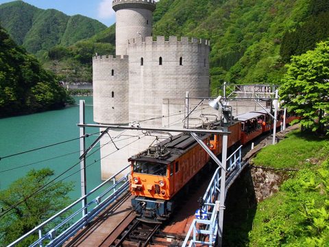 黒部峡谷トロッコ電車